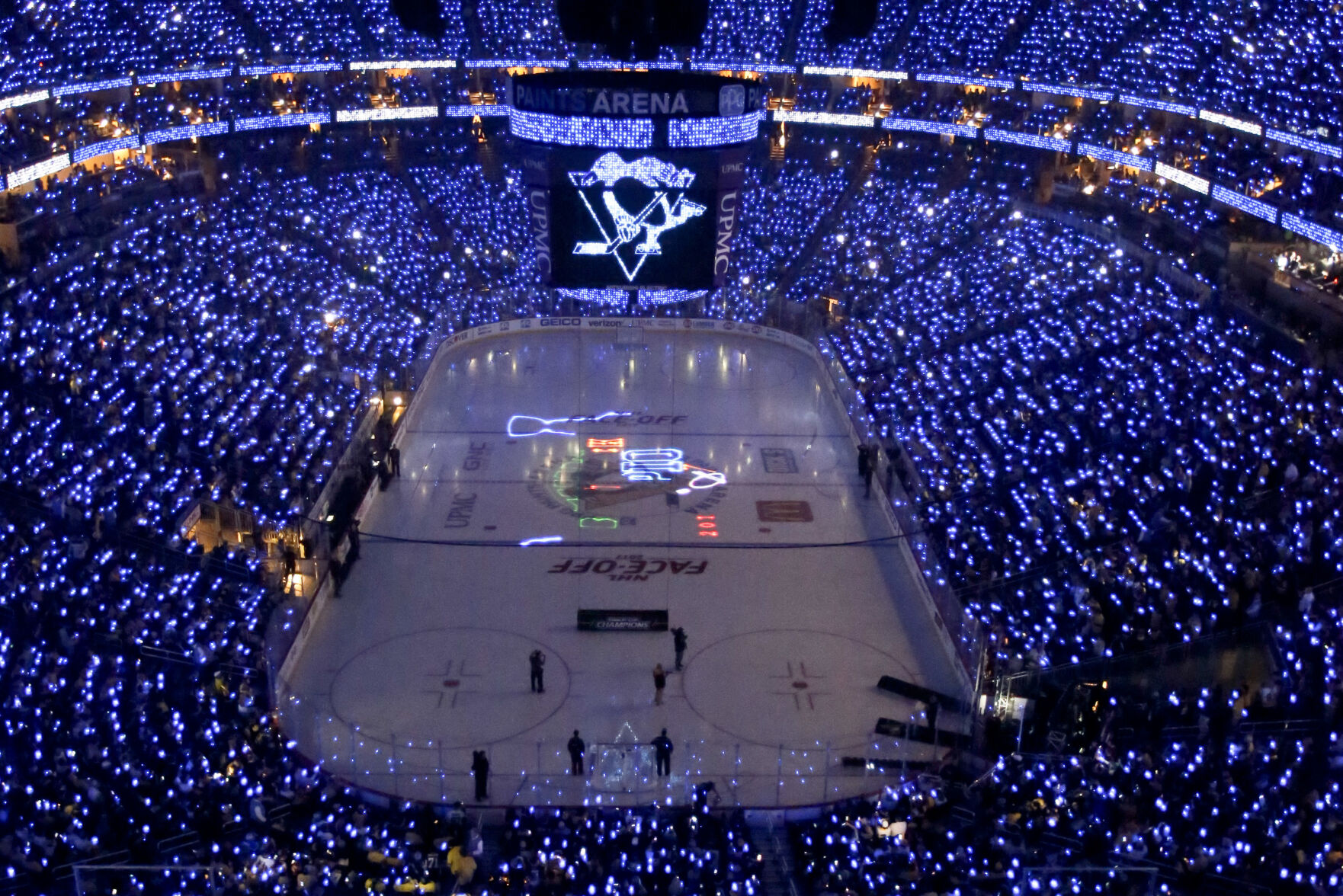 Fan at Blues-Penguins game suffers life-threatening injuries in fall from upper level